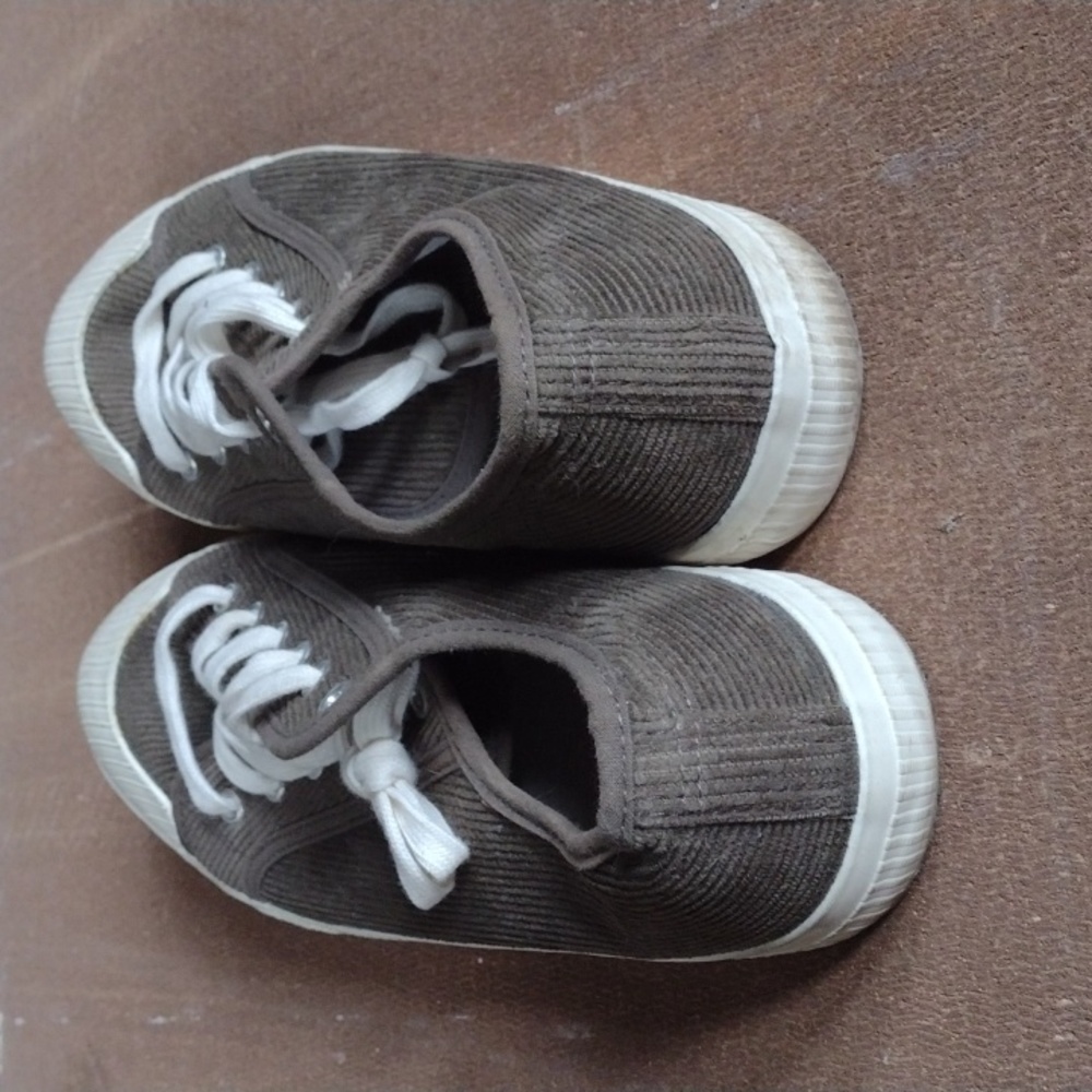 Shoes - Picture 3 of 3